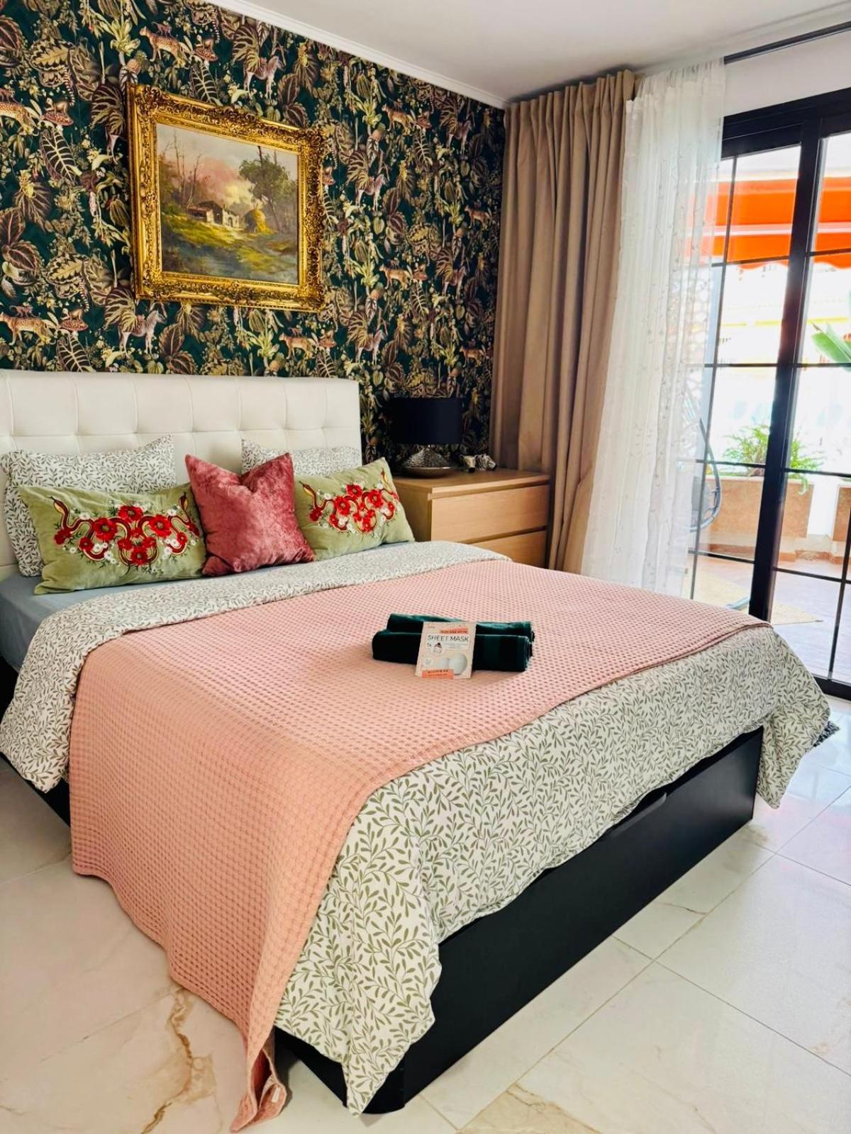 Apartment With Terrace And Pool, Los Cristianos لوس كريستيانوس المظهر الخارجي الصورة