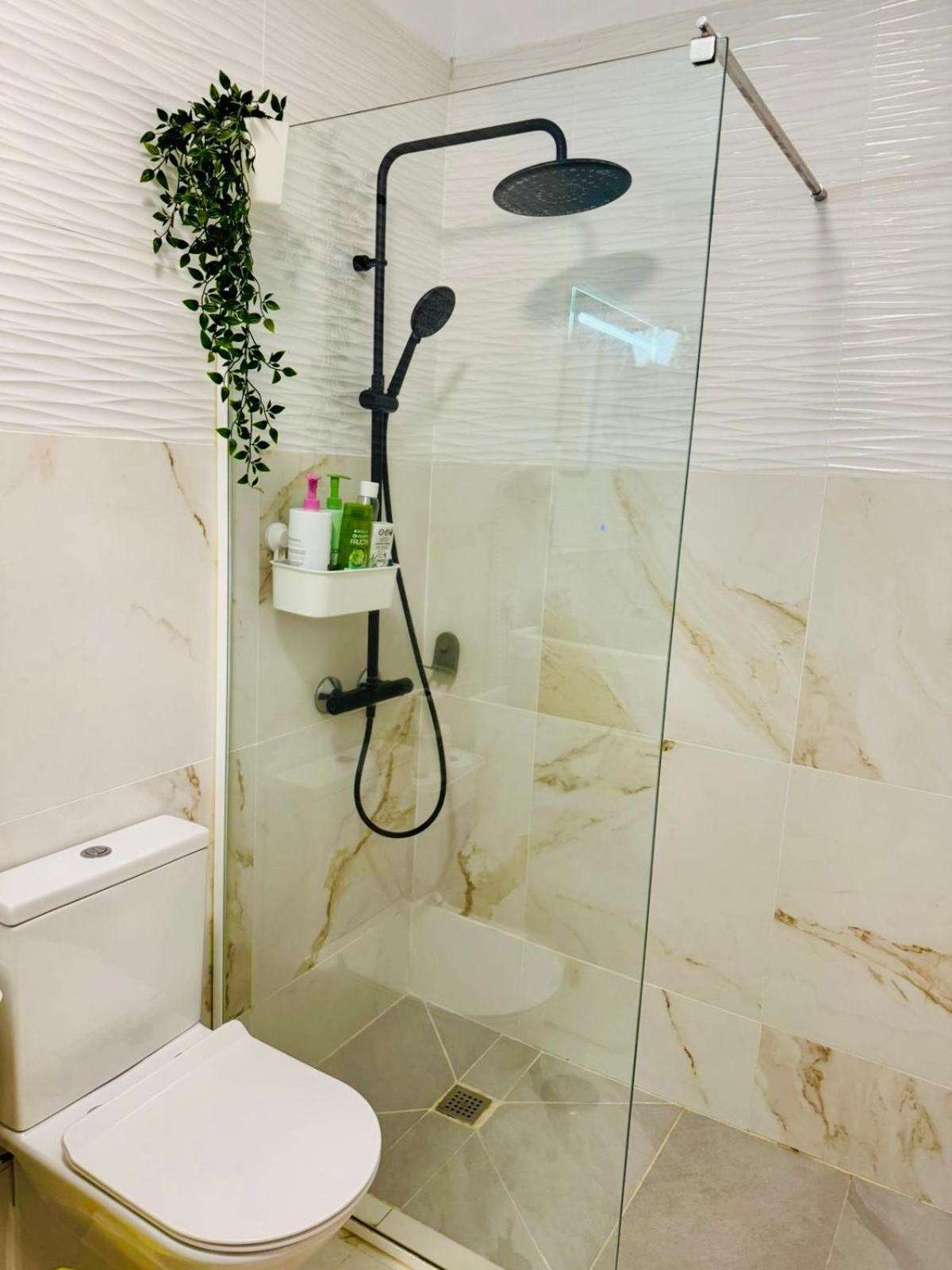 Apartment With Terrace And Pool, Los Cristianos لوس كريستيانوس المظهر الخارجي الصورة