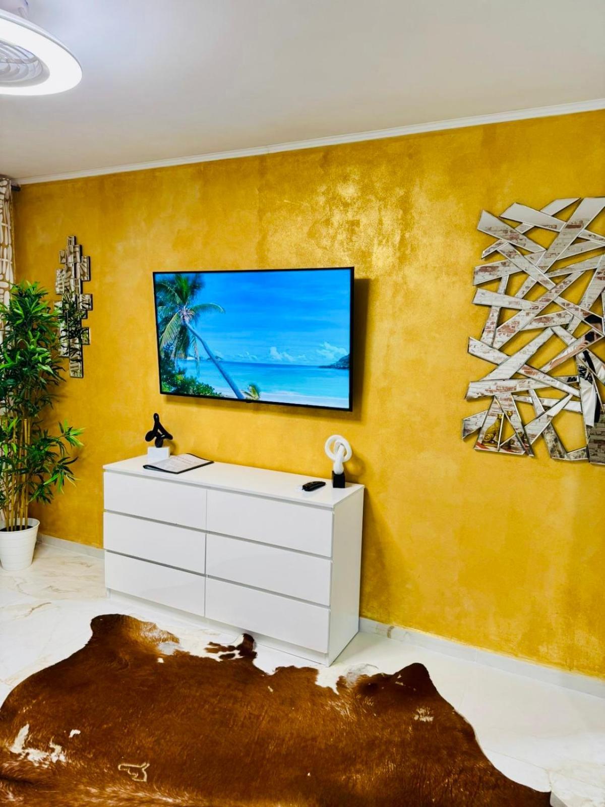 Apartment With Terrace And Pool, Los Cristianos لوس كريستيانوس المظهر الخارجي الصورة