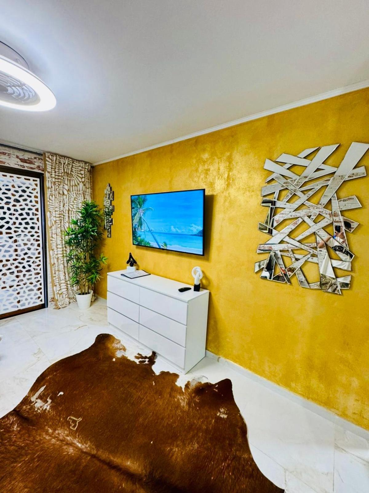 Apartment With Terrace And Pool, Los Cristianos لوس كريستيانوس المظهر الخارجي الصورة