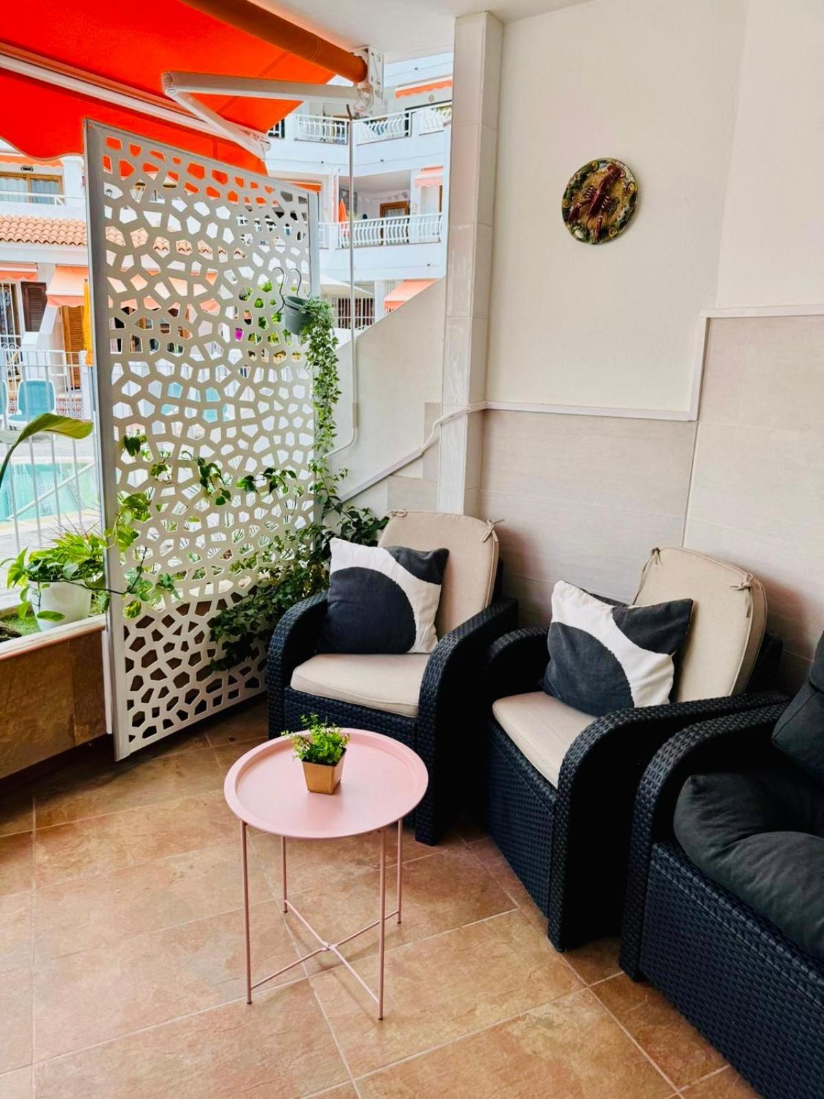 Apartment With Terrace And Pool, Los Cristianos لوس كريستيانوس المظهر الخارجي الصورة